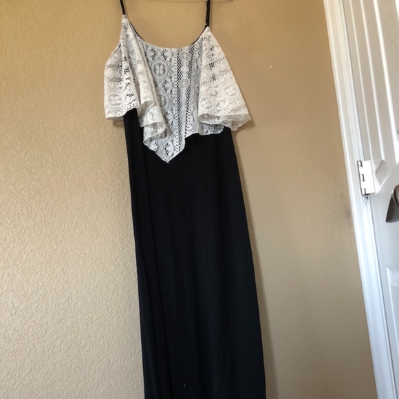Dress - Picture 1 of 3